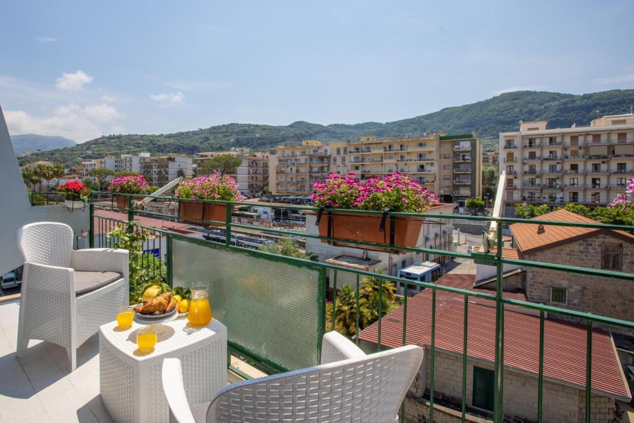 Sorrentovibes - City Home In Sorrento With Balcony And View Εξωτερικό φωτογραφία