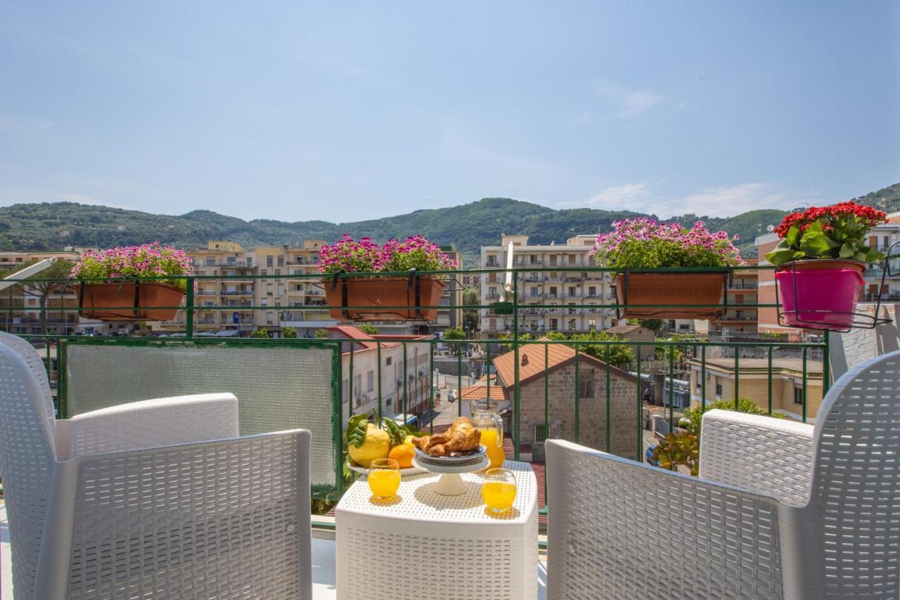 Sorrentovibes - City Home In Sorrento With Balcony And View Εξωτερικό φωτογραφία